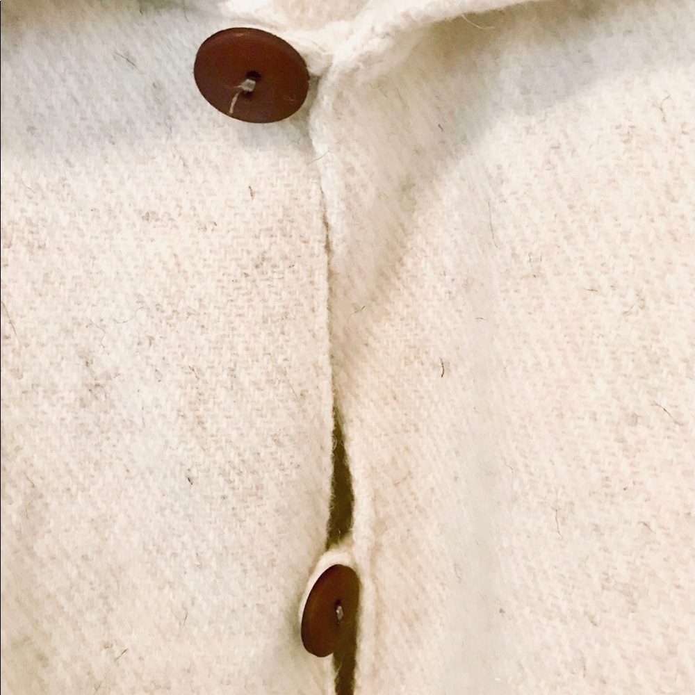 Vintage handcrafted wool poncho - Picture 2 of 10